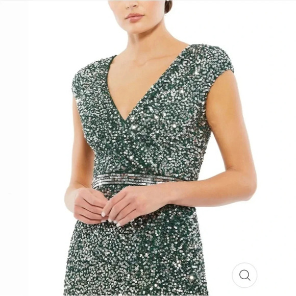 Mac Duggal Cap Sleeve Sequined High Slit Gown in Forest Green Size 16 NWT New - Picture 2 of 13